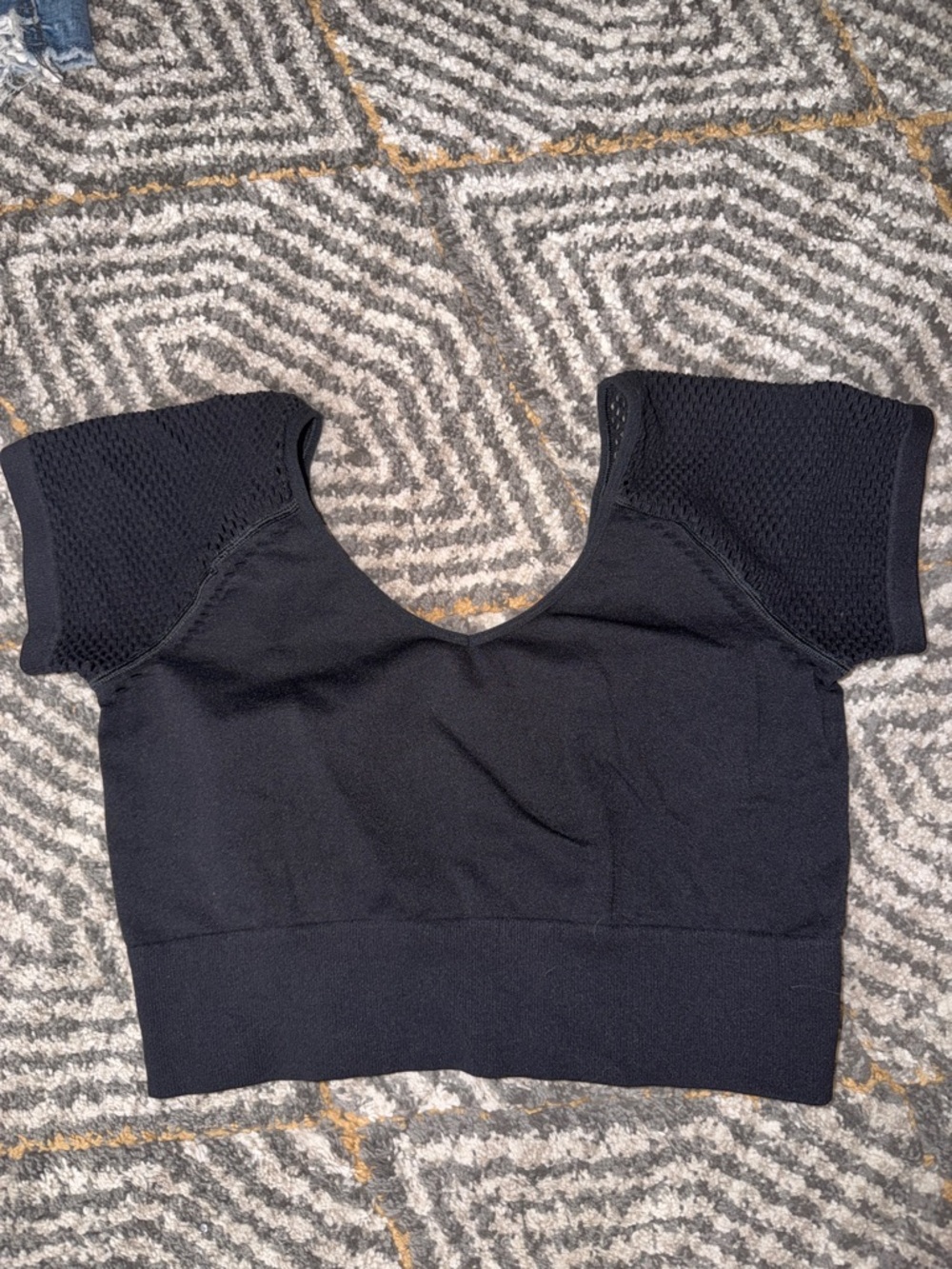 Aerie Offline Seamless Mesh Women's Black V-Neck Crop Top Sz L